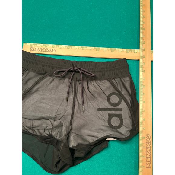 Alo Yoga Shorts Ambience Womens Size Small Black Activewear - Picture 4 of 4